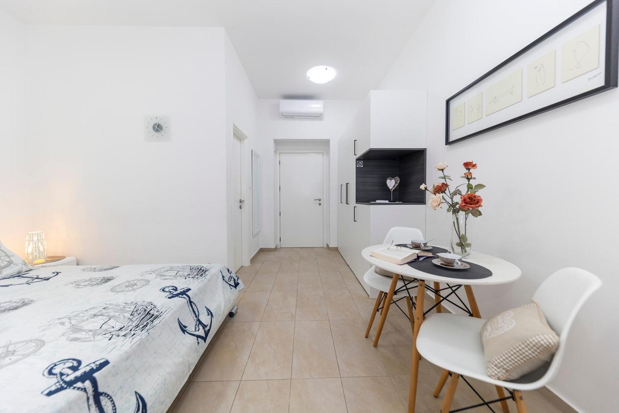 Apartments & Rooms Kolovare Beach 3, Задар Екстериор снимка